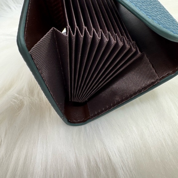 Women’s Minimalist Peacock Teal Card Wallet - Picture 4 of 7